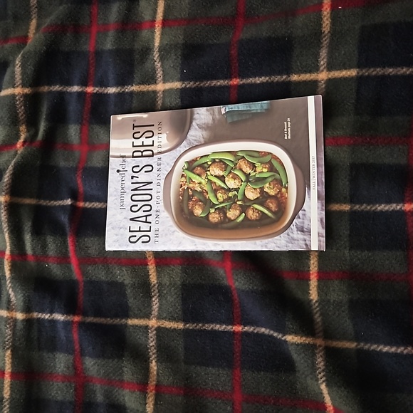 Pampered Chef bag and recipes‎ from 10 pamphlets - Picture 2 of 3